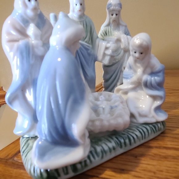 Porcelain Christmas Vintage figurine - Picture 8 of 13